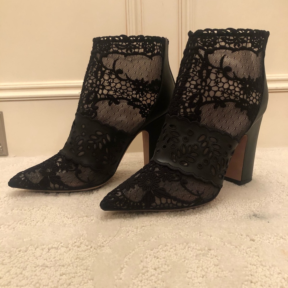 Lace chunky heel booties - Picture 2 of 9